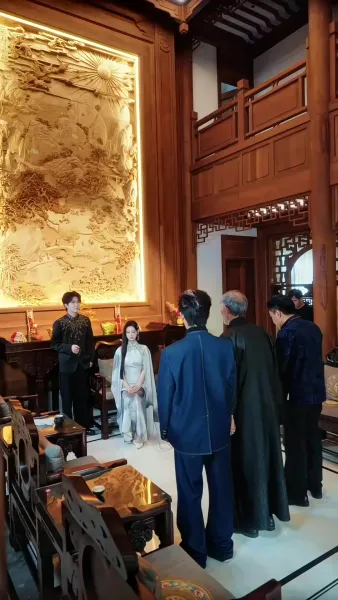 ผู้มาเยือนจากอดีต