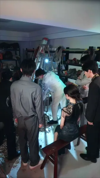 ผู้มาเยือนจากอดีต