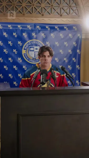 รักว้าวุ่นของนักเต้นและดาวฮอกกี้