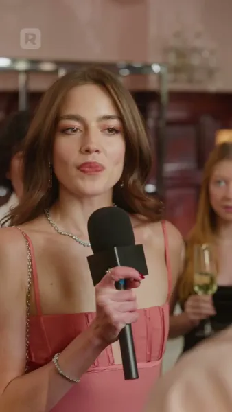 รักว้าวุ่นของนักเต้นและดาวฮอกกี้