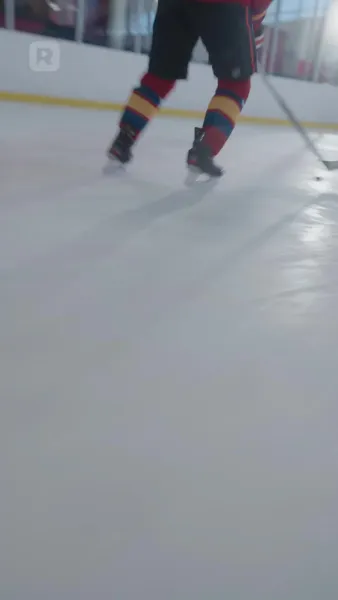 รักว้าวุ่นของนักเต้นและดาวฮอกกี้