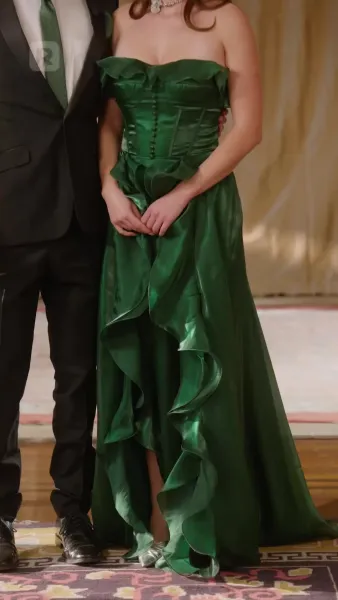 รักว้าวุ่นของนักเต้นและดาวฮอกกี้