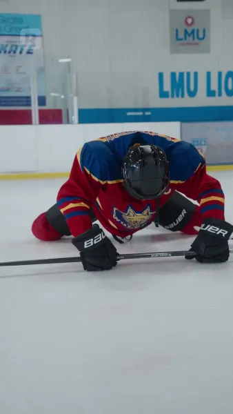 รักว้าวุ่นของนักเต้นและดาวฮอกกี้