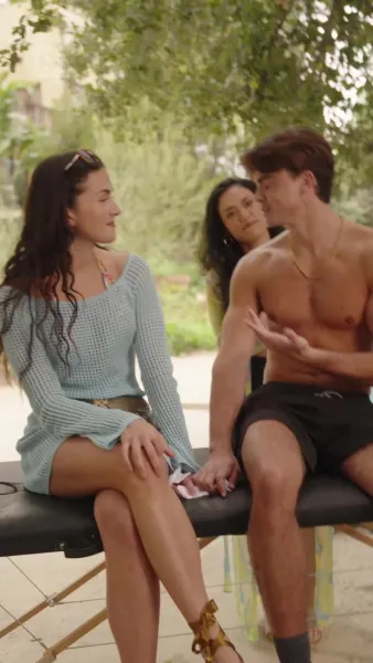 โปรยรักถล่มใจ