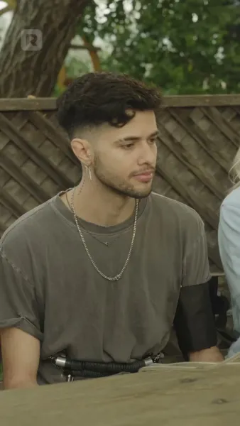 โปรยรักถล่มใจ