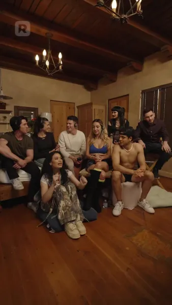 โปรยรักถล่มใจ