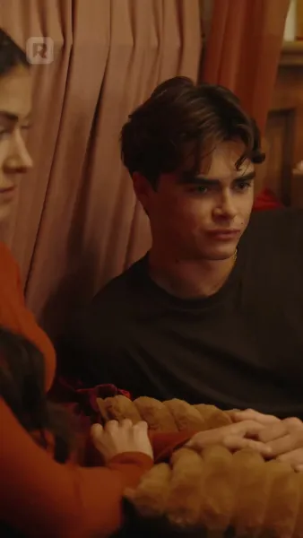 โปรยรักถล่มใจ