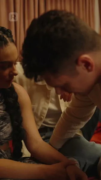 โปรยรักถล่มใจ