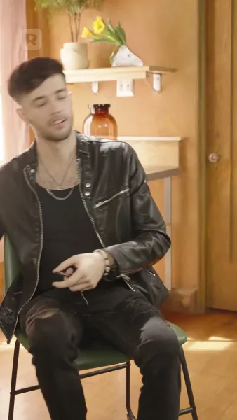 โปรยรักถล่มใจ