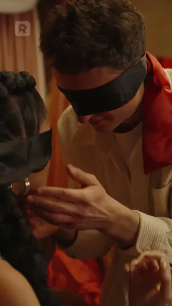 โปรยรักถล่มใจ