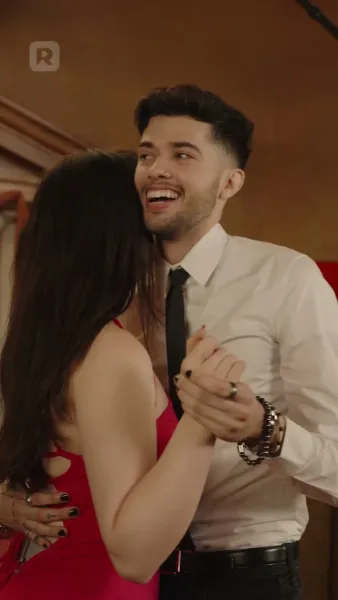 โปรยรักถล่มใจ