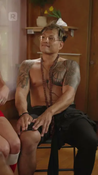 โปรยรักถล่มใจ