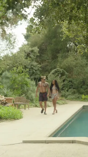 โปรยรักถล่มใจ