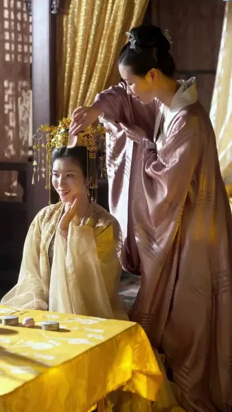 เฟิ่งอู่เก้าฟ้า