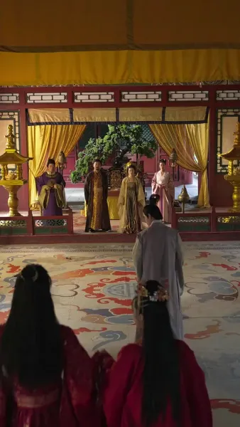 เฟิ่งอู่เก้าฟ้า