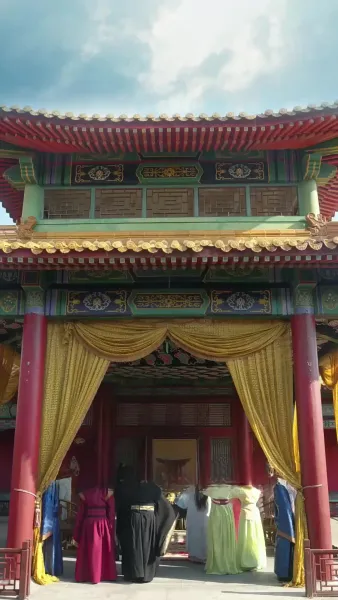 เฟิ่งอู่เก้าฟ้า