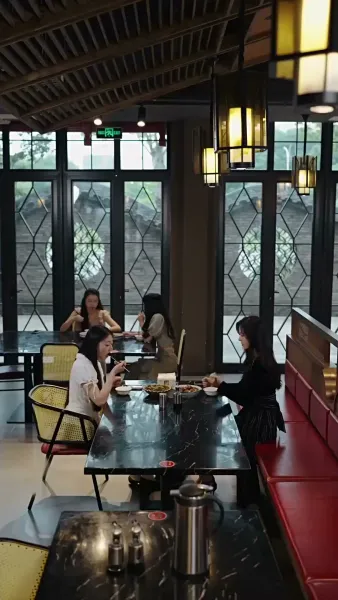 รักฉันล้อมใจเธอ