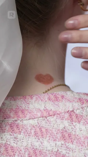 แก้วตาดวงใจในรอยลวง