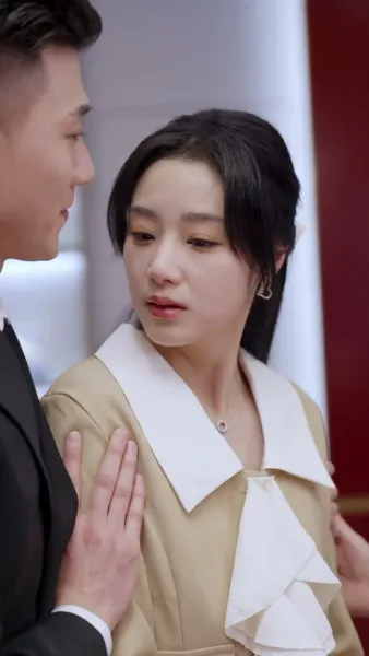 (พากย์เสียง)ลำนำรักเหมันต์, มนตร์รักโรงแรมหรู