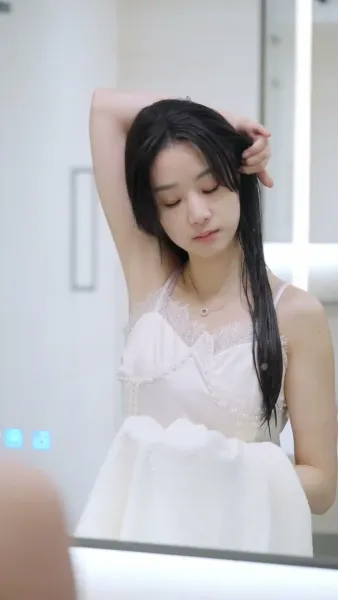 (พากย์เสียง)ลำนำรักเหมันต์, มนตร์รักโรงแรมหรู