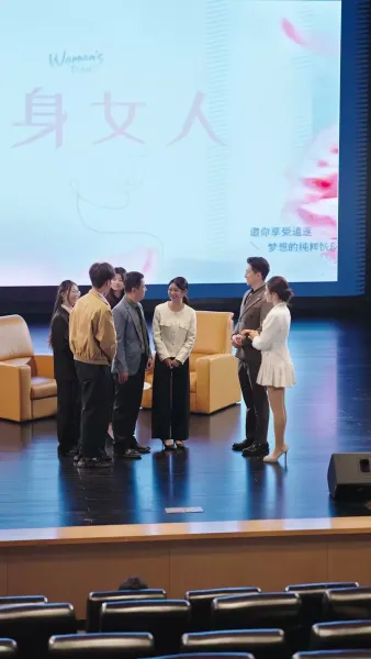 ก้าวไปด้วยรัก(พากย์เสียง)