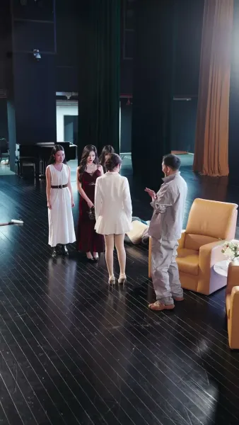 ก้าวไปด้วยรัก(พากย์เสียง)