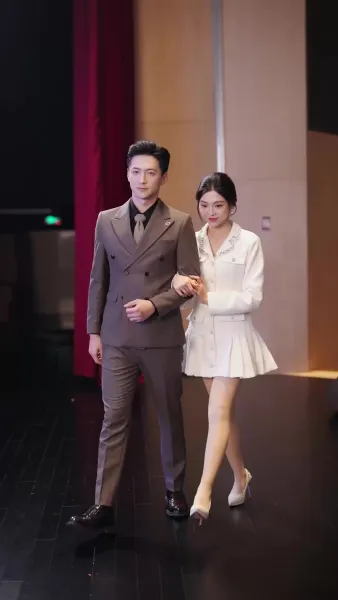 ก้าวไปด้วยรัก(พากย์เสียง)