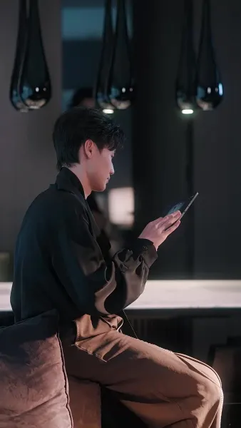 รักเหนือเงามืด