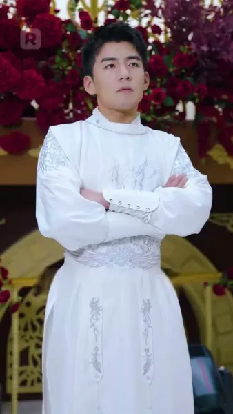 เทพสงครามจอมปลอม: การกลับมาของแม่ทัพมังกร