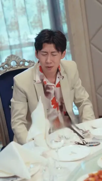 เทพสงครามจอมปลอม: การกลับมาของแม่ทัพมังกร