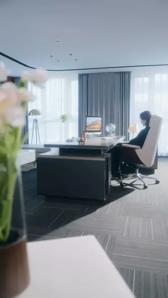 เข้าเคียงกับเจ้านายหลงสุรากรรม