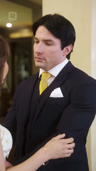 ทายาทมหาเศรษฐีคลุกฝุ่น