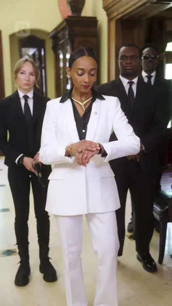 ทายาทมหาเศรษฐีคลุกฝุ่น