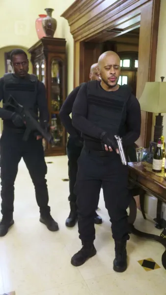 ทายาทมหาเศรษฐีคลุกฝุ่น