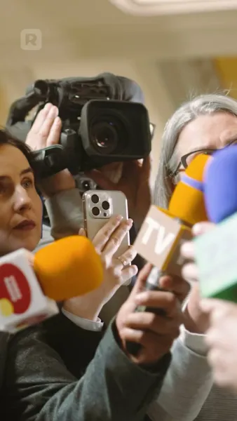 ทายาทมหาเศรษฐีคลุกฝุ่น