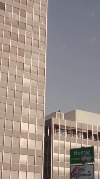 ทายาทมหาเศรษฐีคลุกฝุ่น