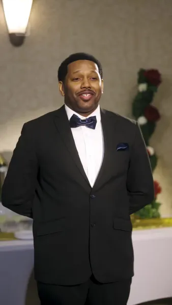 ทายาทมหาเศรษฐีคลุกฝุ่น