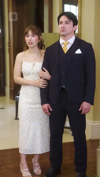 ทายาทมหาเศรษฐีคลุกฝุ่น