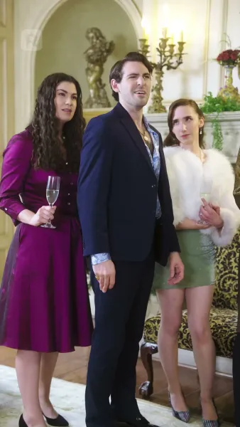 ทายาทมหาเศรษฐีคลุกฝุ่น