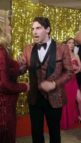 ทายาทมหาเศรษฐีคลุกฝุ่น