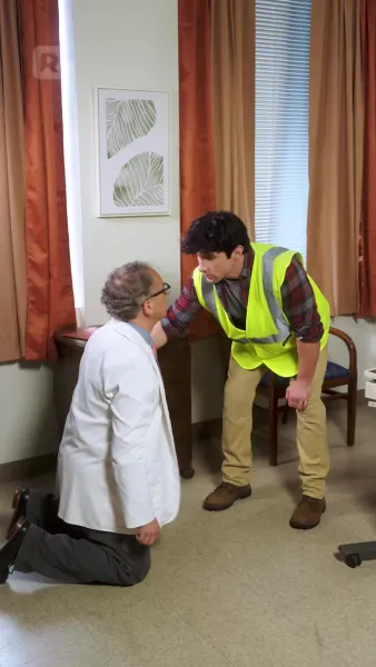 ทายาทมหาเศรษฐีคลุกฝุ่น