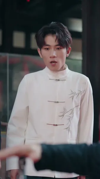 บรรพจารย์ร่างสิบขวบกลับมา