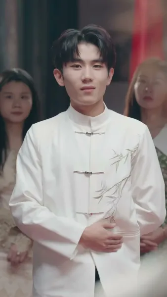 บรรพจารย์ร่างสิบขวบกลับมา