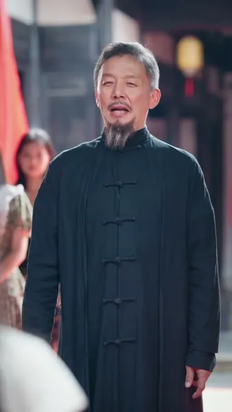 บรรพจารย์ร่างสิบขวบกลับมา