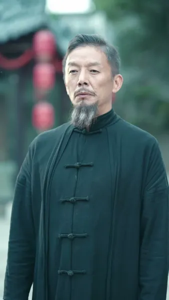 บรรพจารย์ร่างสิบขวบกลับมา