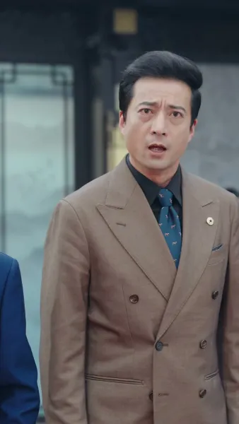 บรรพจารย์ร่างสิบขวบกลับมา