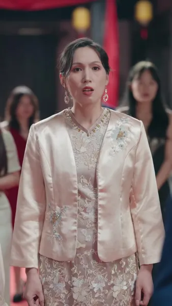 บรรพจารย์ร่างสิบขวบกลับมา