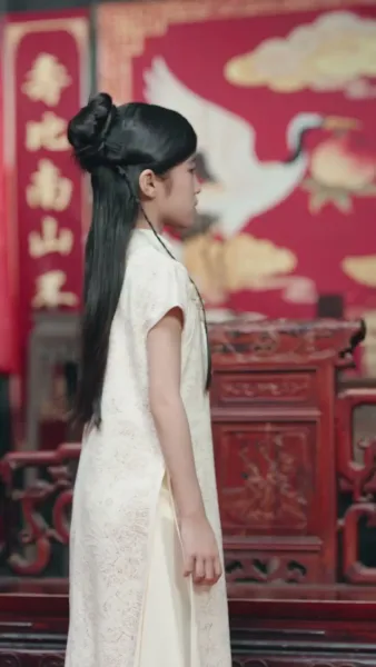 บรรพจารย์ร่างสิบขวบกลับมา