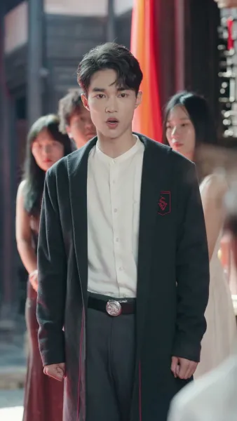 บรรพจารย์ร่างสิบขวบกลับมา