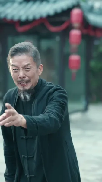 บรรพจารย์ร่างสิบขวบกลับมา